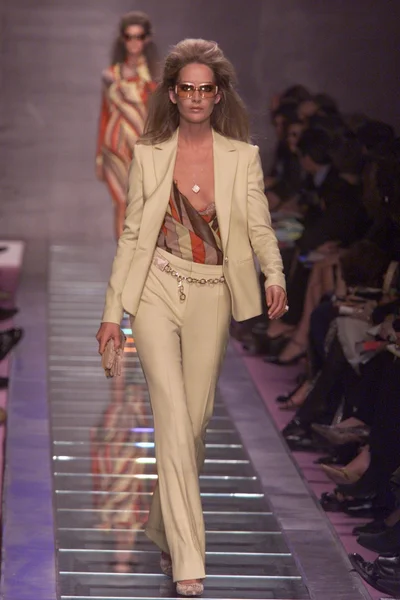 Look 27